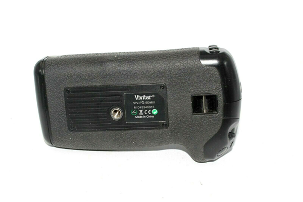 Picture of Used Vivitar VIV-PG-5DMIII Deluxe Power Battery Grip for Canon 5DMIII
