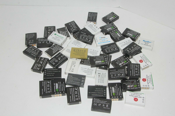 Picture of 50pcs Mixed Wasabi and other brands Fuji Fujifilm NP-95 Battery pack